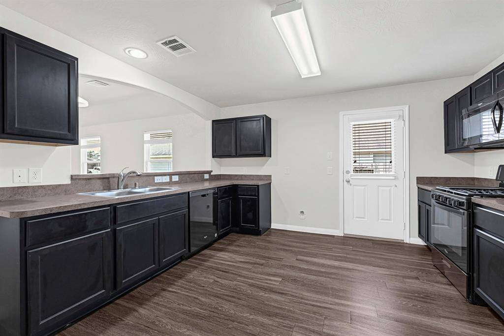 Passthrough to kitchen