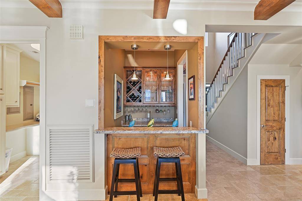 Wet bar facing the living room