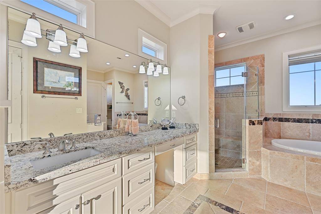 Large primary bath