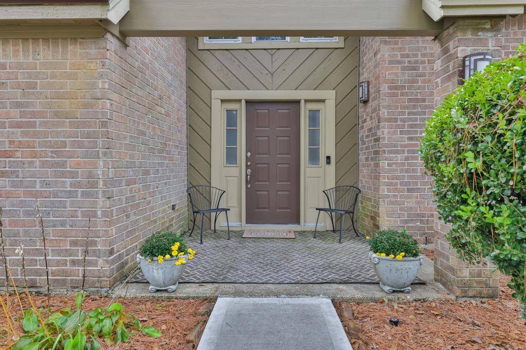 Beautiful entry with new concret