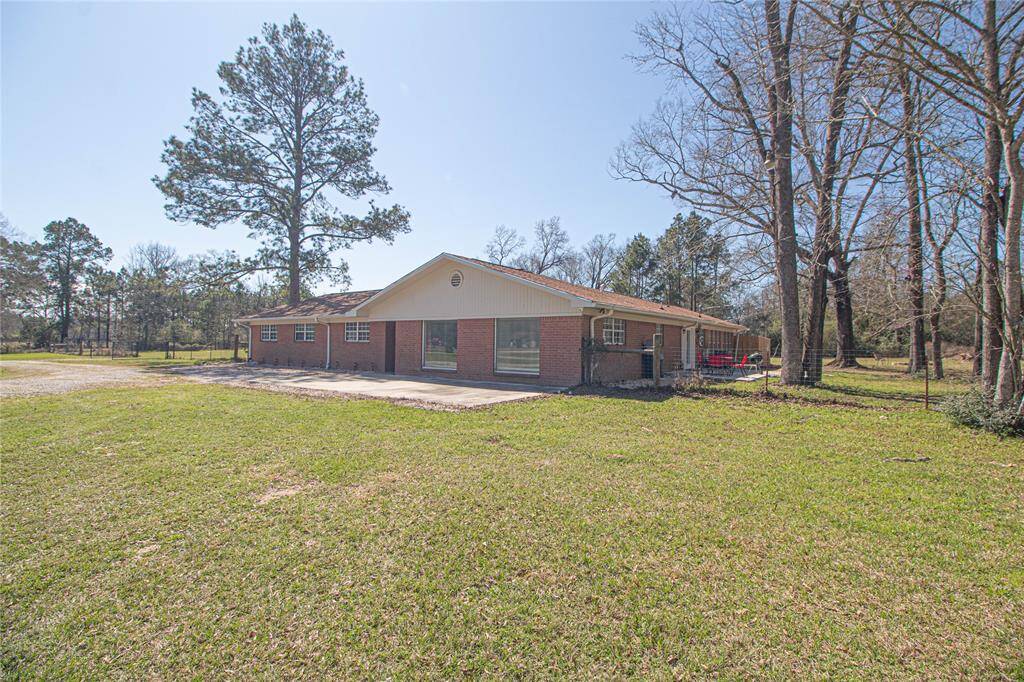Beautiful updated 6/3 home on 5 beautiful acres