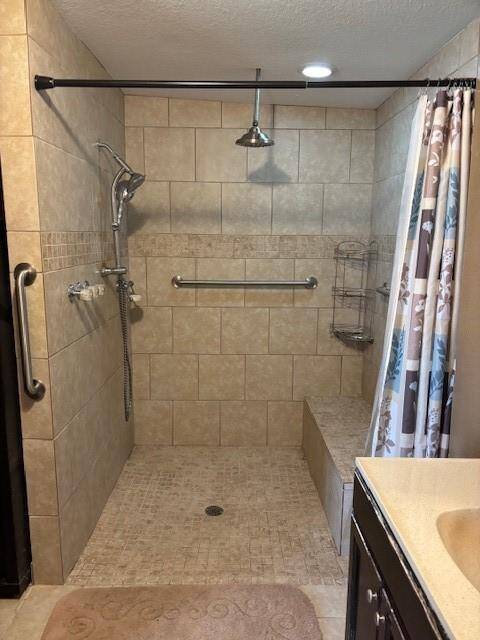 Large Primary Shower