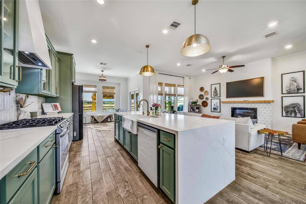 Modern kitchen upgrades with Quartz countertops
