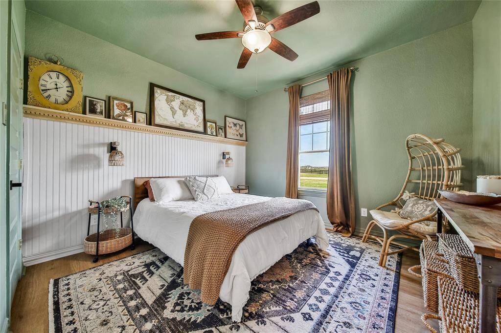 Front guest bedroom