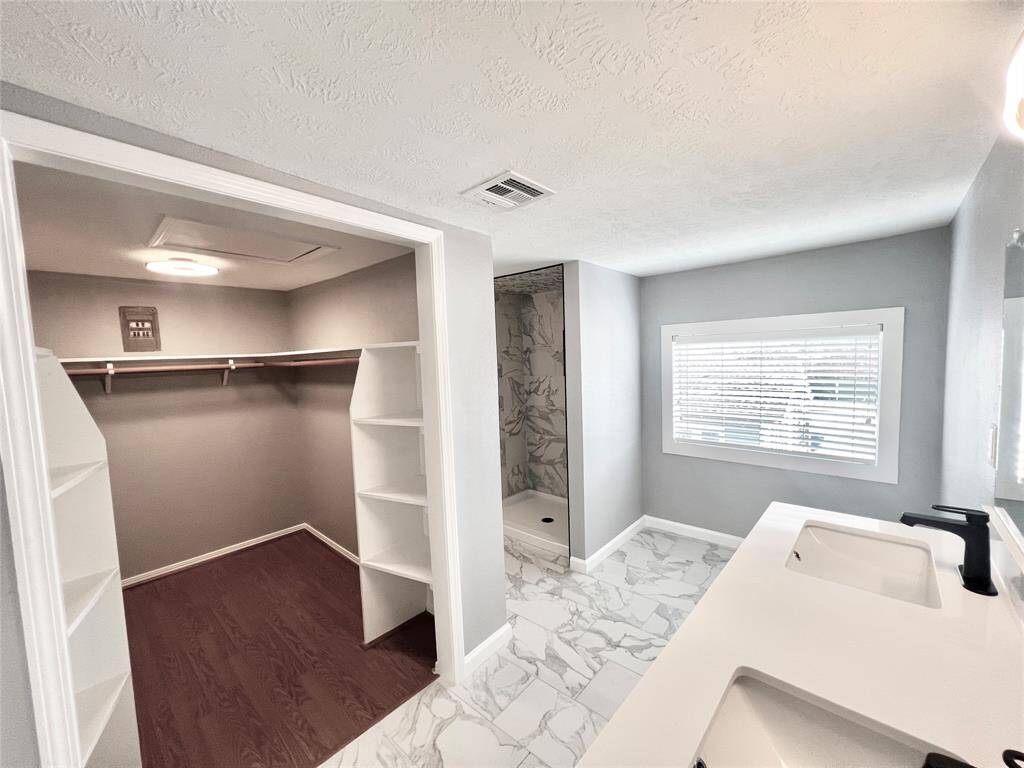 Upstairs bathroom and dressing area