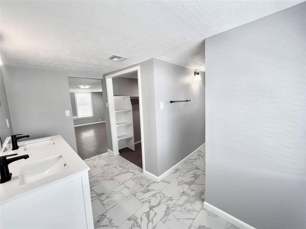 Upstairs bathroom