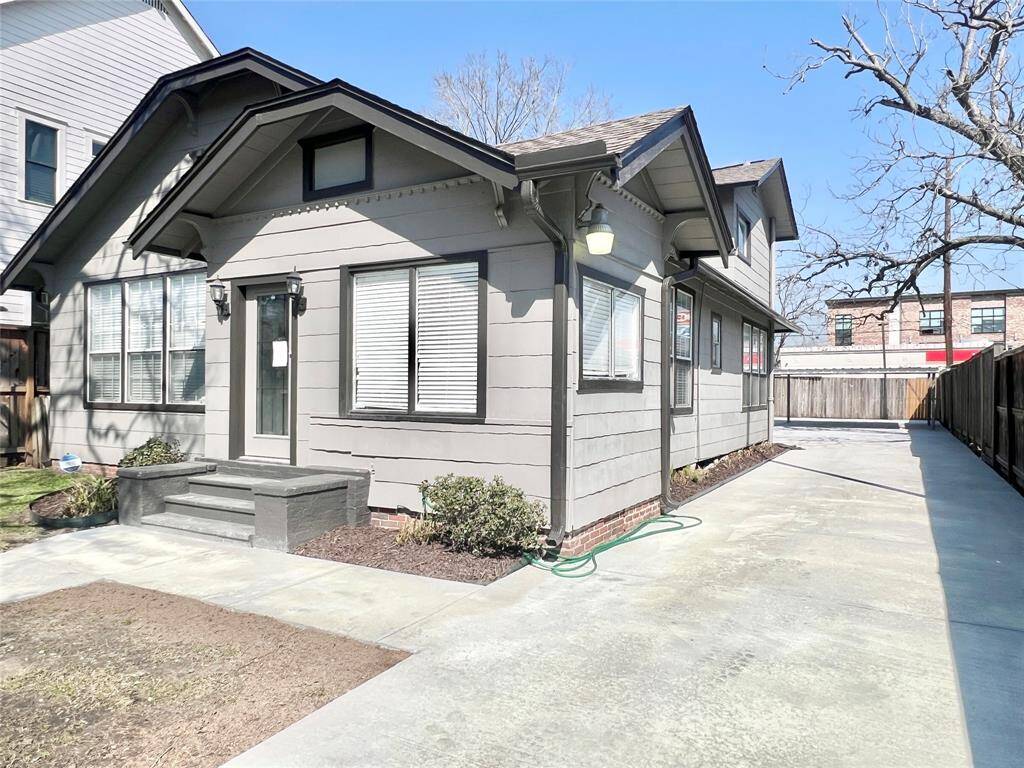 Bring your Business to this Heights bungalow