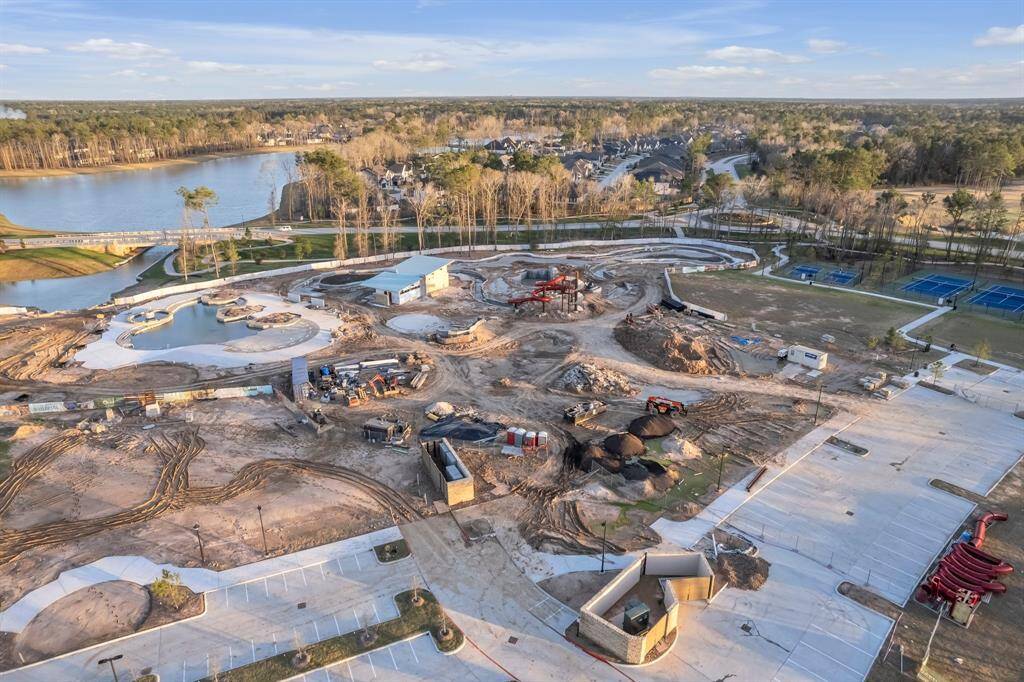 Coomunity pool and recreation center coming soon