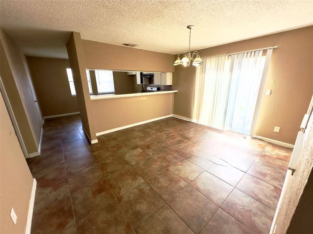 Breakfast/ Dining Room