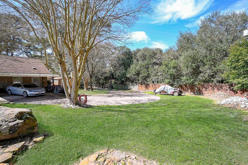 backside driveway & Carport