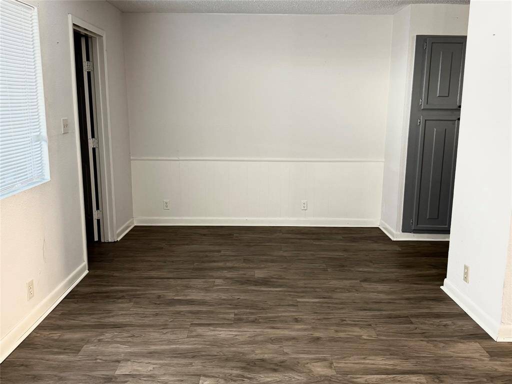Dining nook / eat in kitchen