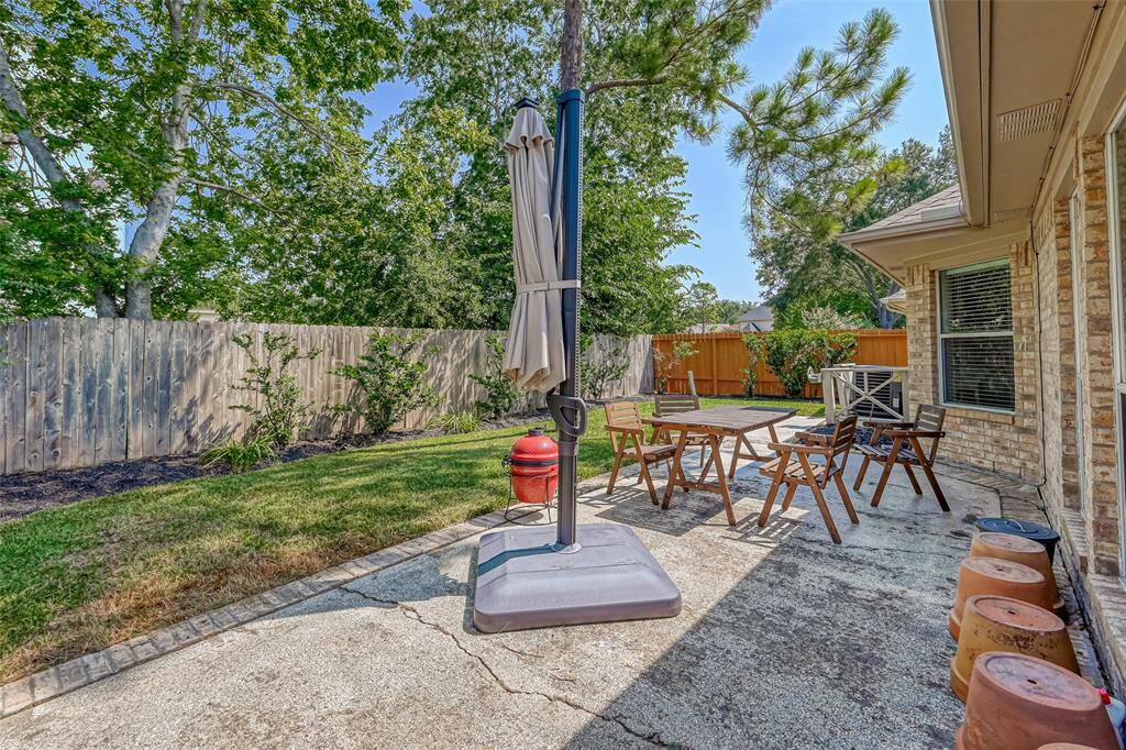 Beautiful Back Yard with Large Patio! Patio Furniture not included.
