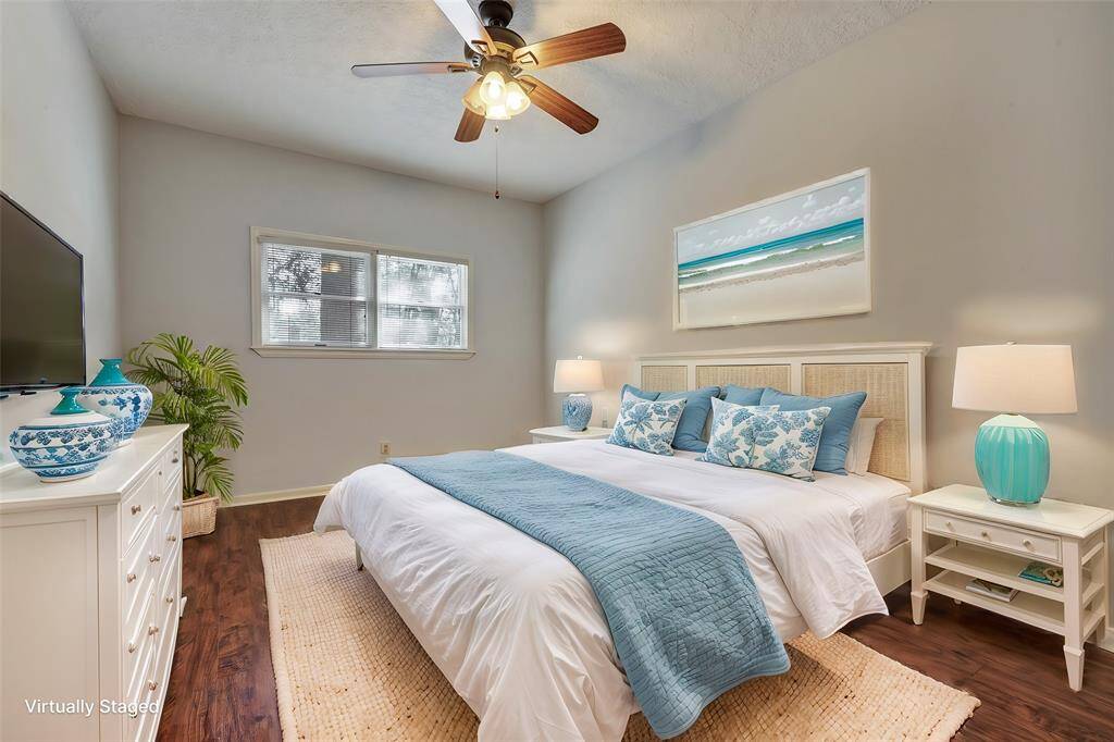 Bedroom (virtually staged)