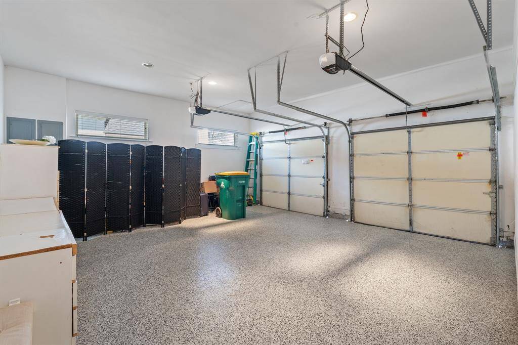 This garage comes complete with epoxy coating