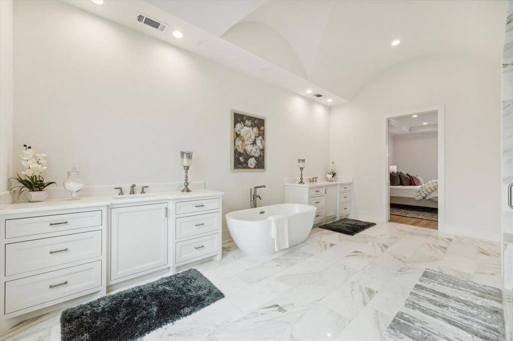 The Master Bath.