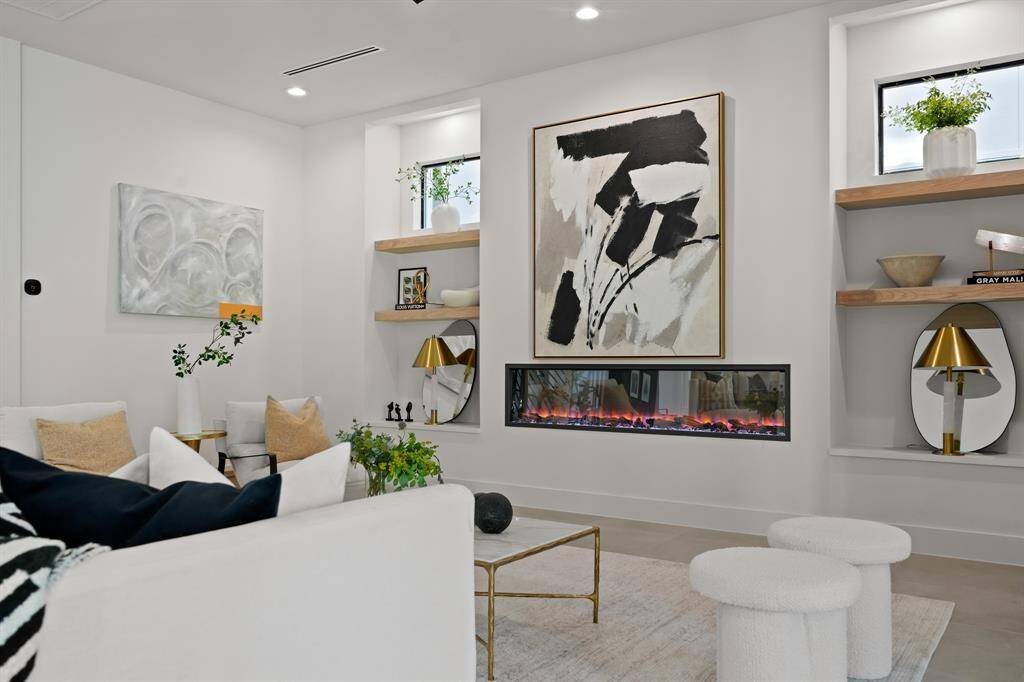 Modern Living Room - Echo Custom Homes.
