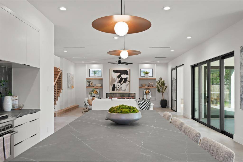 Modern Kitchen both functional and elegant. - Echo Custom Homes