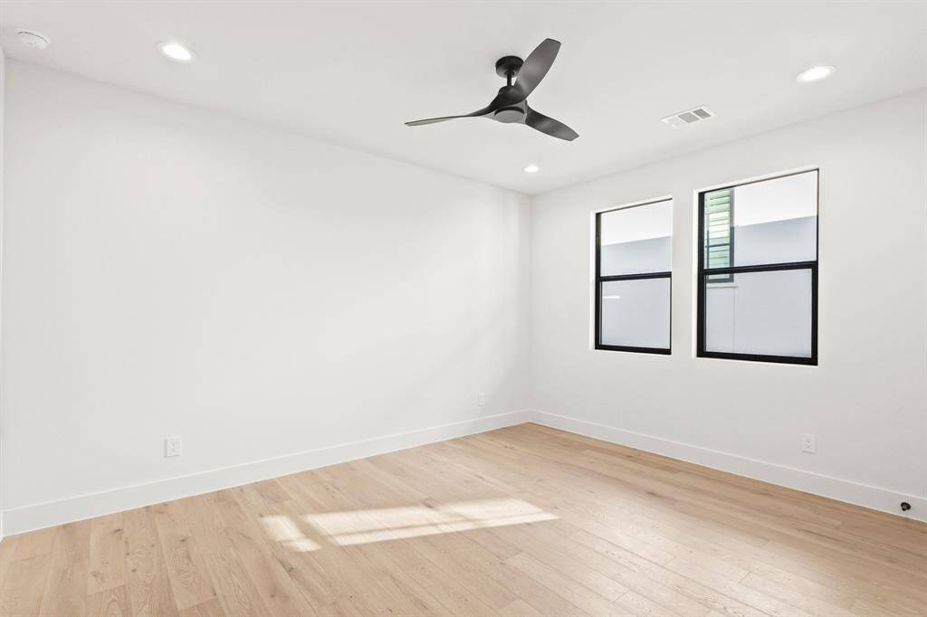 Secondary Room - Echo Custom Homes