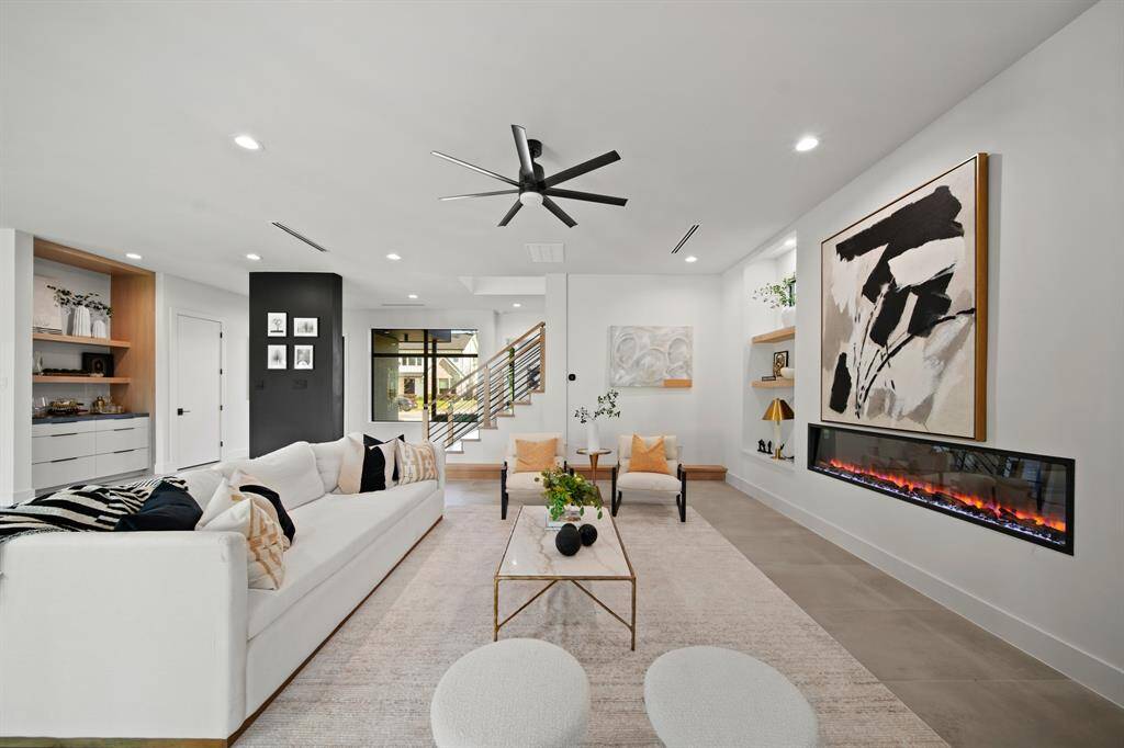 Modern Living Room - Echo Custom Homes.