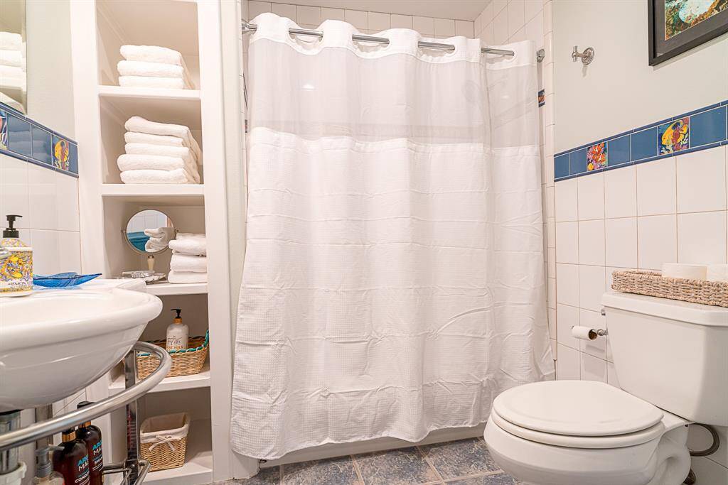 Bathroom with plenty of storage