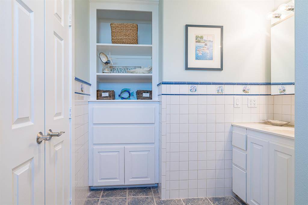 Ensuite bathroom in primary bedroom