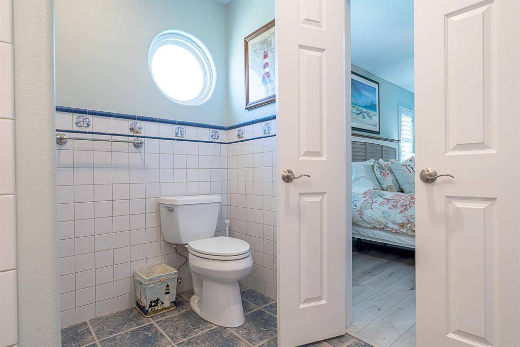 Ensuite bathroom off of primary bedroom
