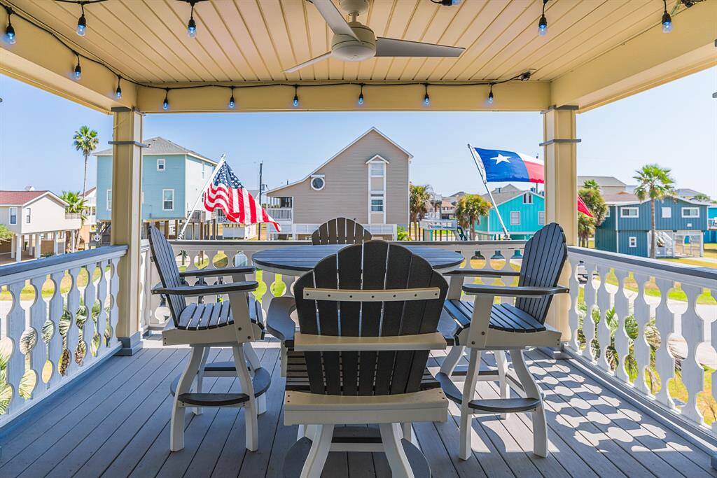 Additional outdoor seating on front balcony