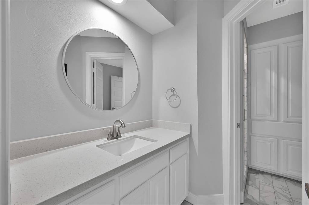 Jack-n-Jill bath