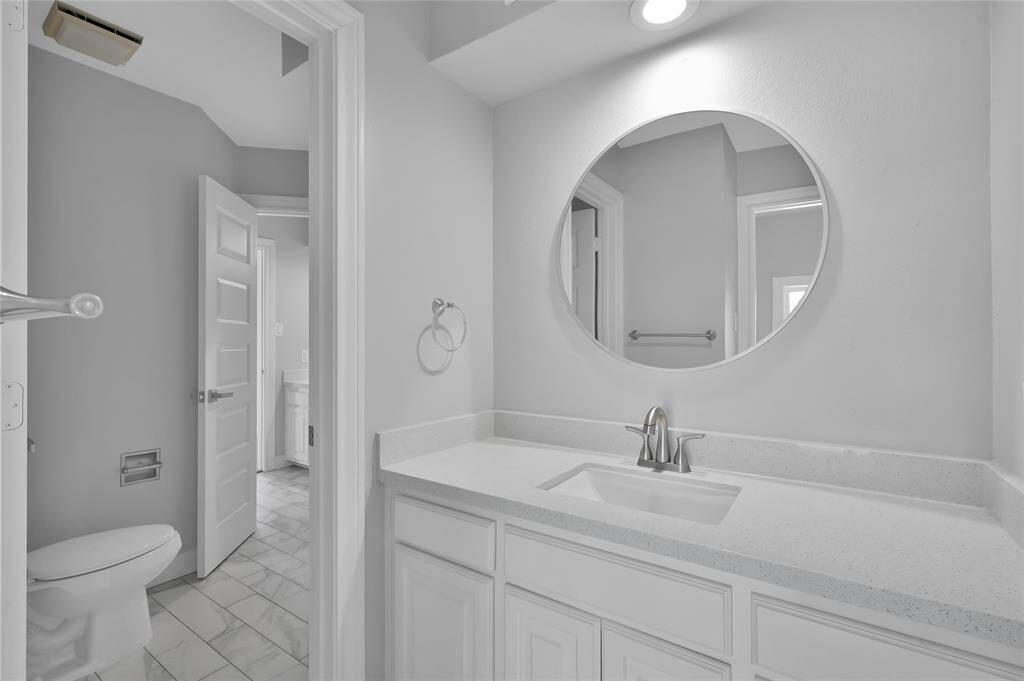 Jack-n-Jill bath