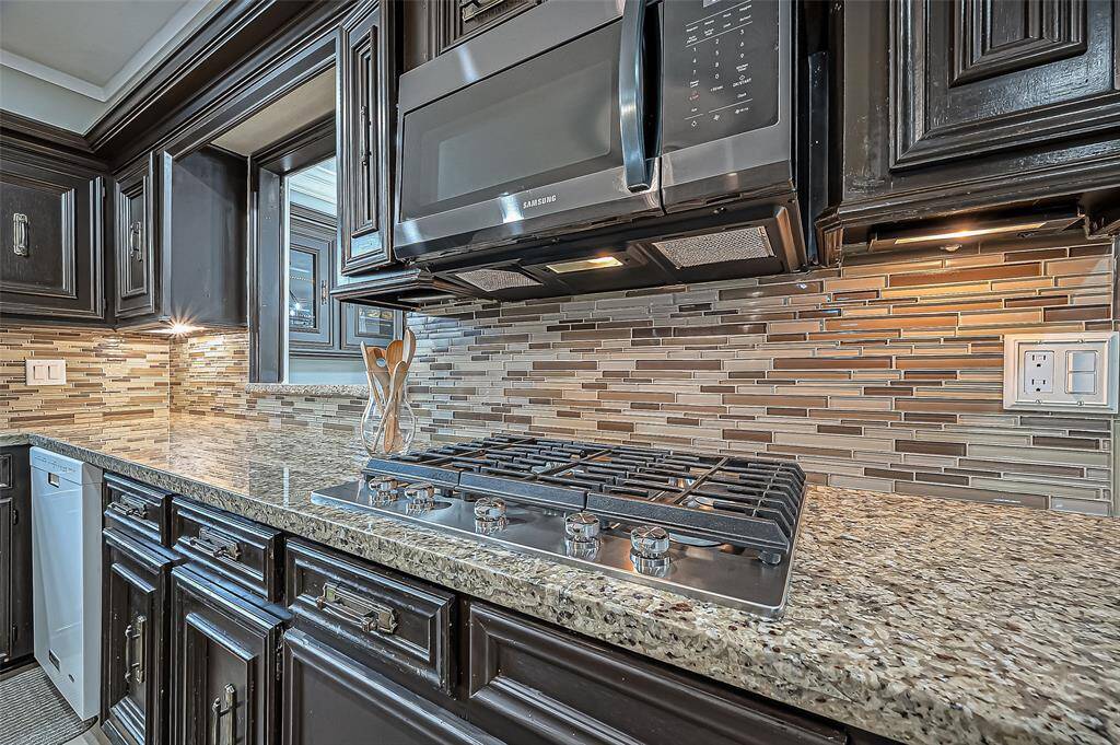 Sleek gas range for effortless cooking.