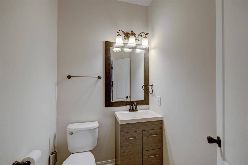 Half bath off of the foyer