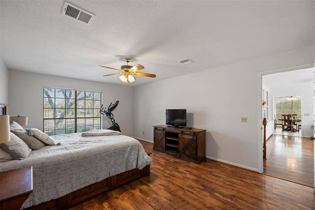 This primary is so spacious, you have plenty of room for additional furniture, a lounger or whatever you desire!