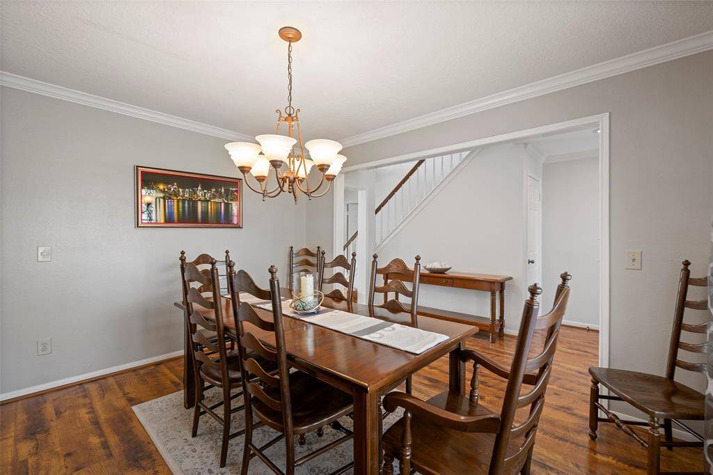 Imagine spending evenings playing cards with the neighbors in this space!