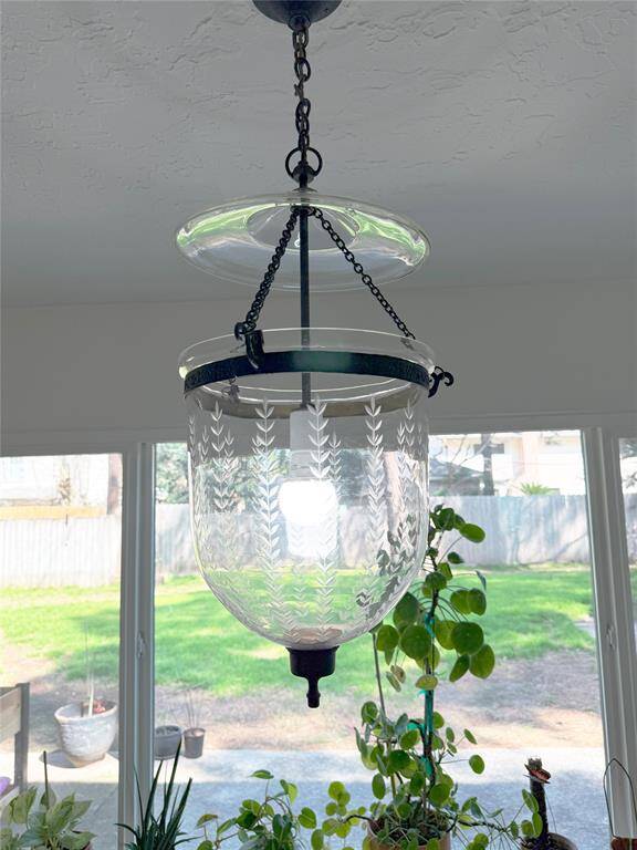 Vintage lighting details add charm