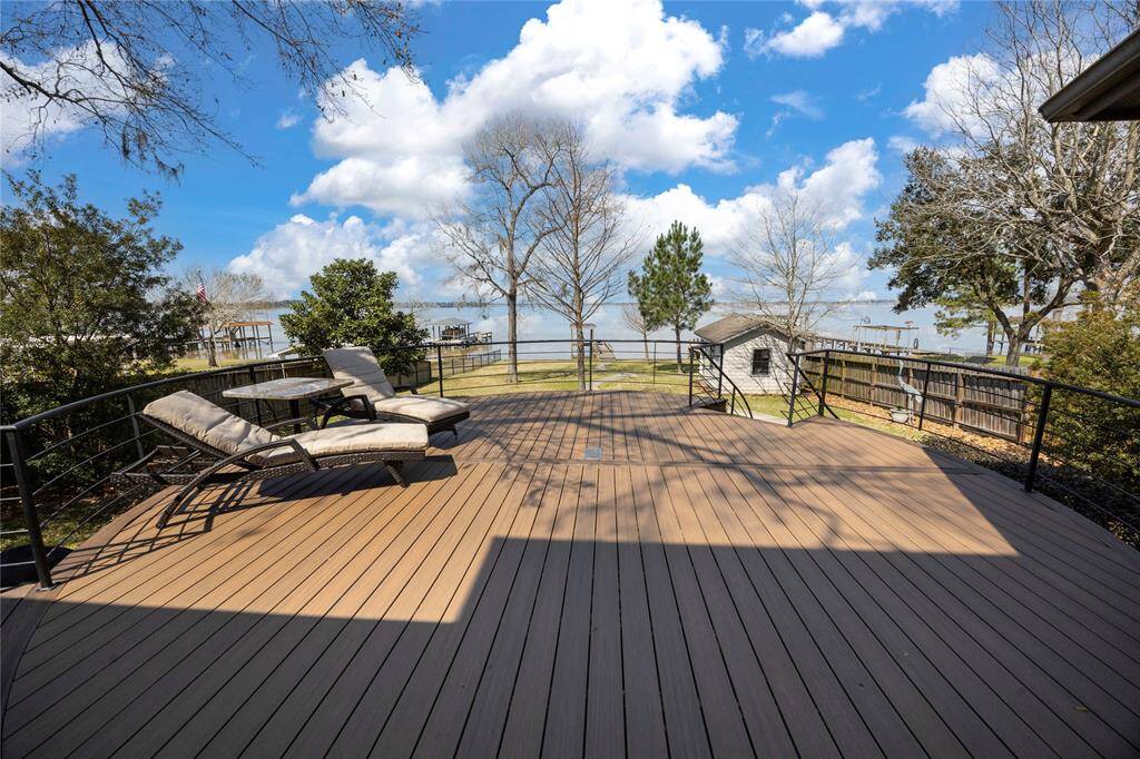 Trex deck with black iron railing