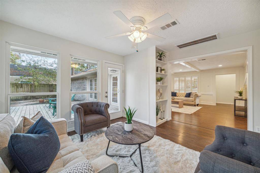 Another view of the sunroom