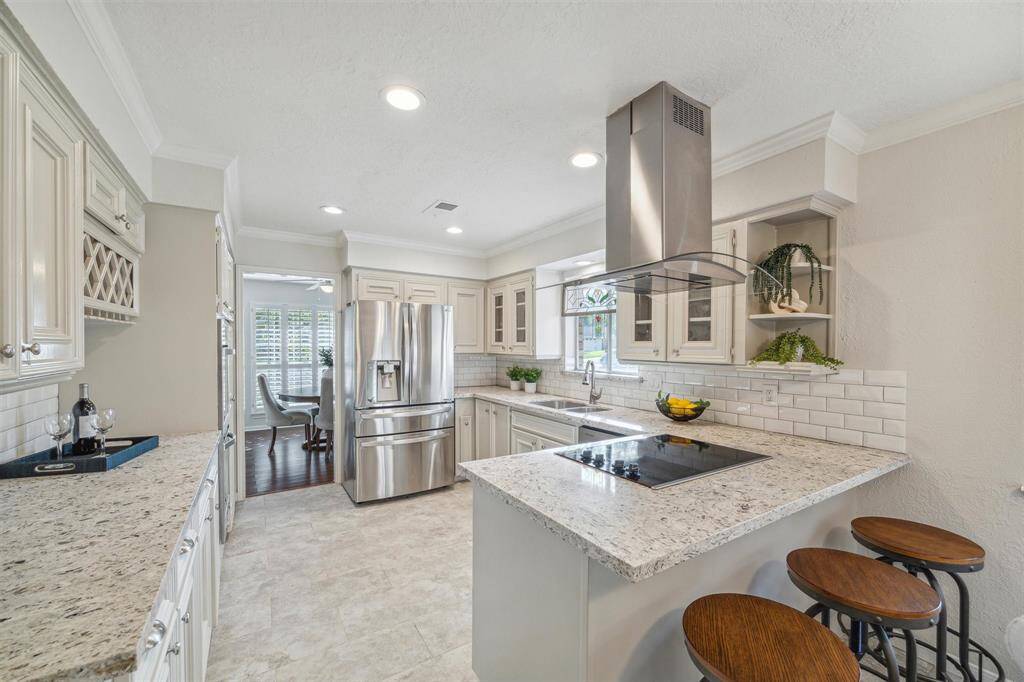 Welcome to the beautiful kitchen!