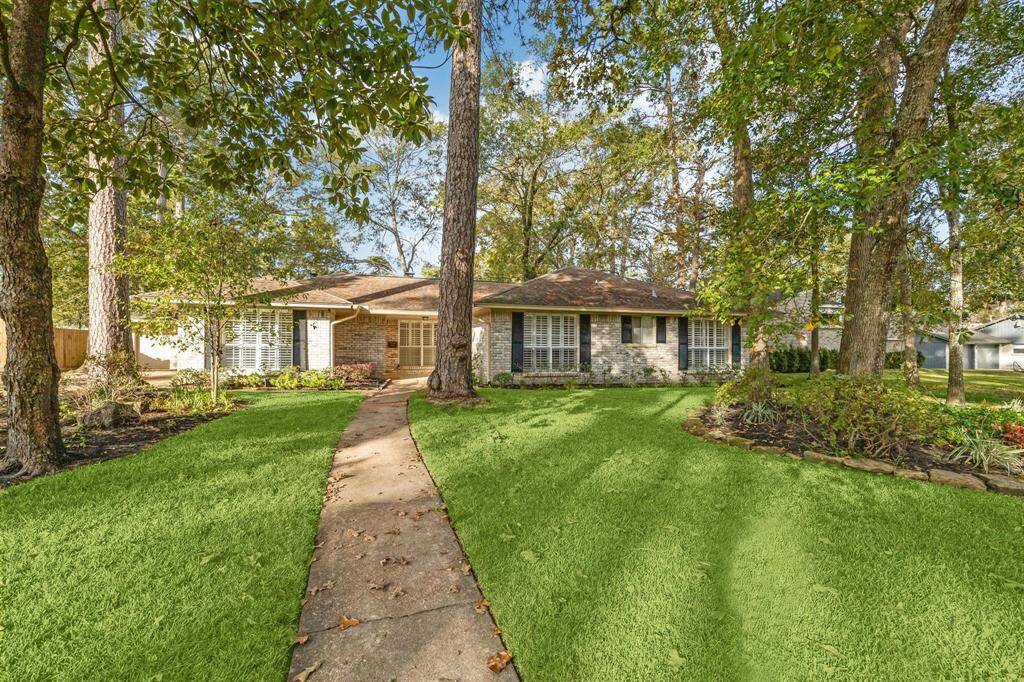 Welcome to the very 1st Home built in the Kingwood Master Planned Community!