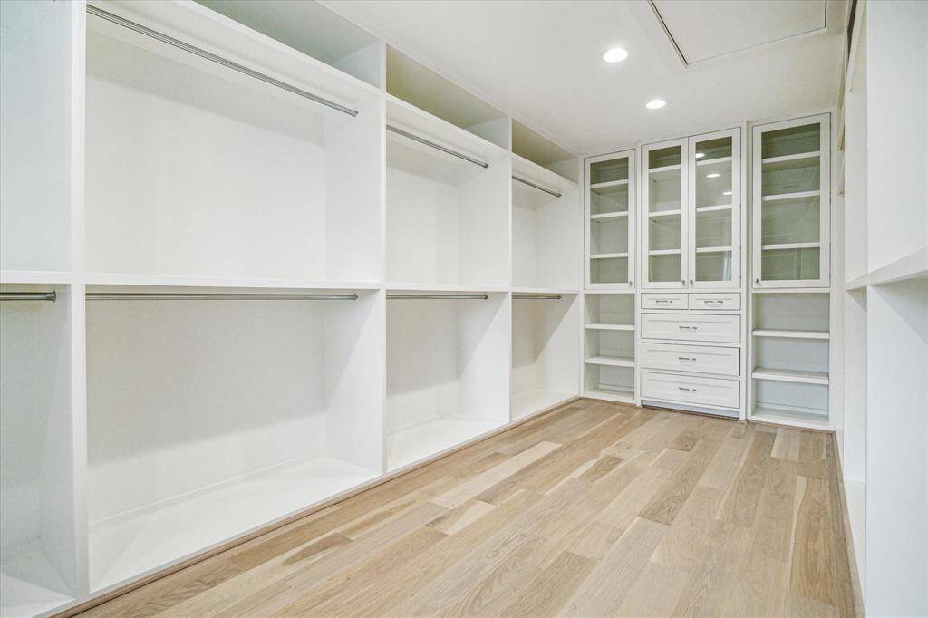 Primary Closet  10ft x 21 ft