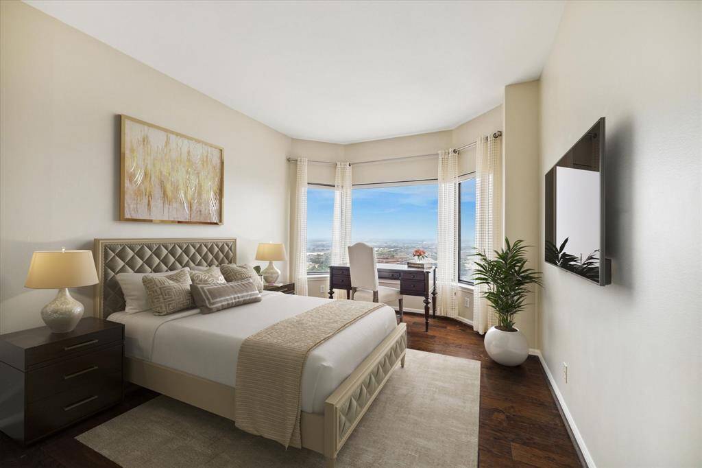 Secondary Bedroom offers the most beautiful sky high views!