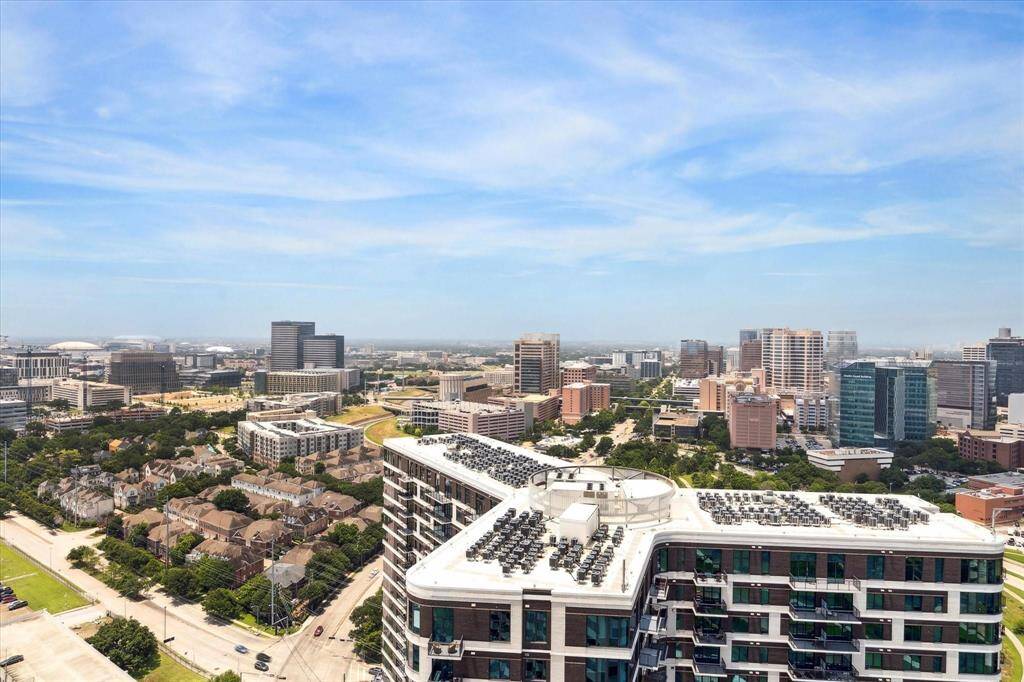Breathtaking sky high views from the Balcony, as well as the Dining Room, Living Room and Bedrooms!