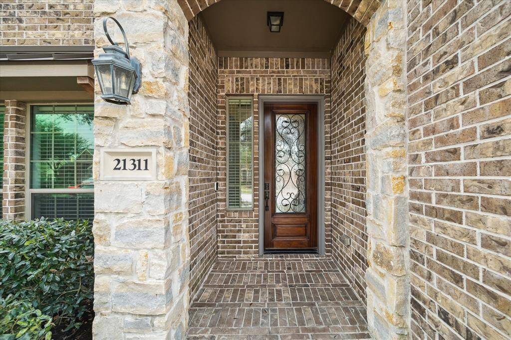 Welcome to 21311 Bishops Mill Court!