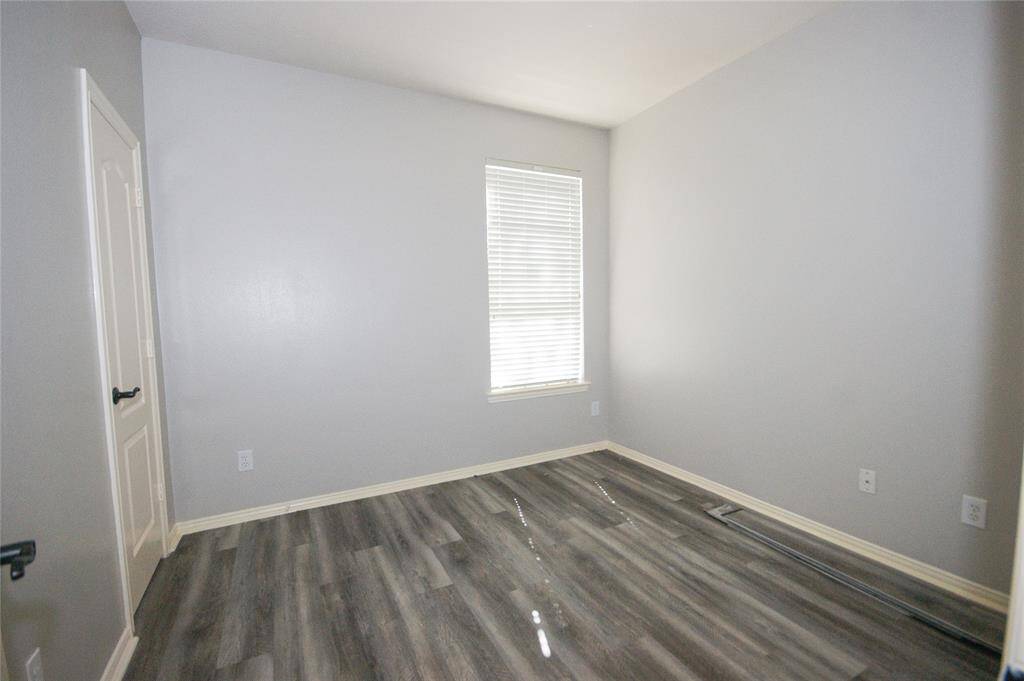 5TH BEDROOM DOWN