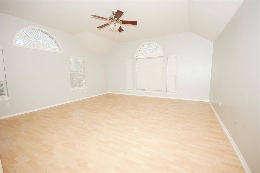 HUGE PRIMARY BEDROOM