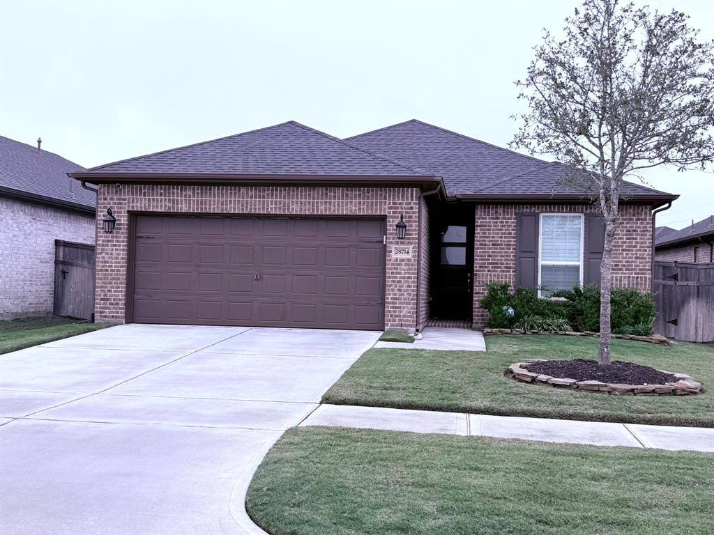 Take advantage of a low-maintenance get-up-and-go lifestyle. Front yard care is covered with your HOA dues giving you more free time to live life to the fullest.