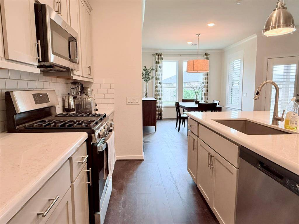 Kitchens are spacious, well-appointed and located with easy access to covered outdoor living spaces so that it's just as easy to enjoy a meal outside as it is in your casual dining room.