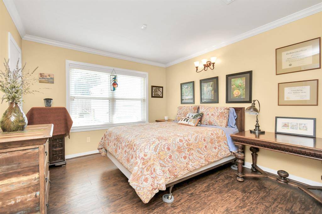 Secondary bedroom