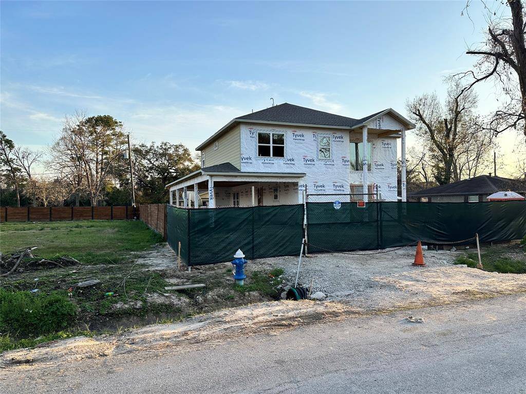 A LOT OF NEW CONSTRUCTION IN THE AREA