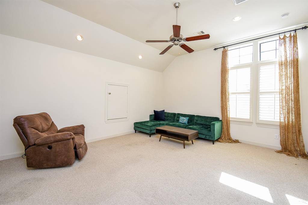 Very spacious bedroom #4/ Game-room