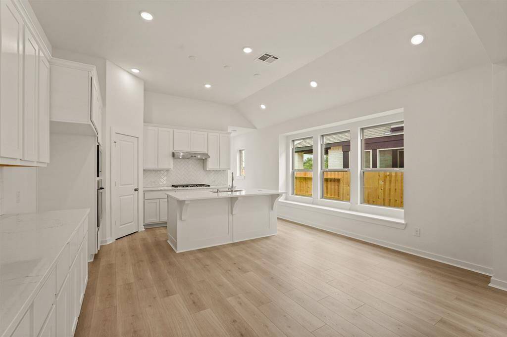 4918ShoreArborLaneCRTNC017